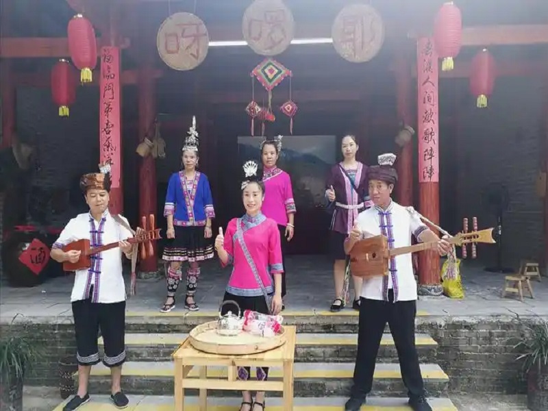 莫一奇峰